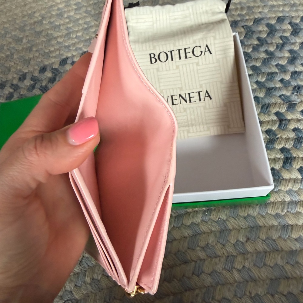 Bottega Veneta Blush Pink Intrecciato Leather Zip Wallet - Picture 4 of 8